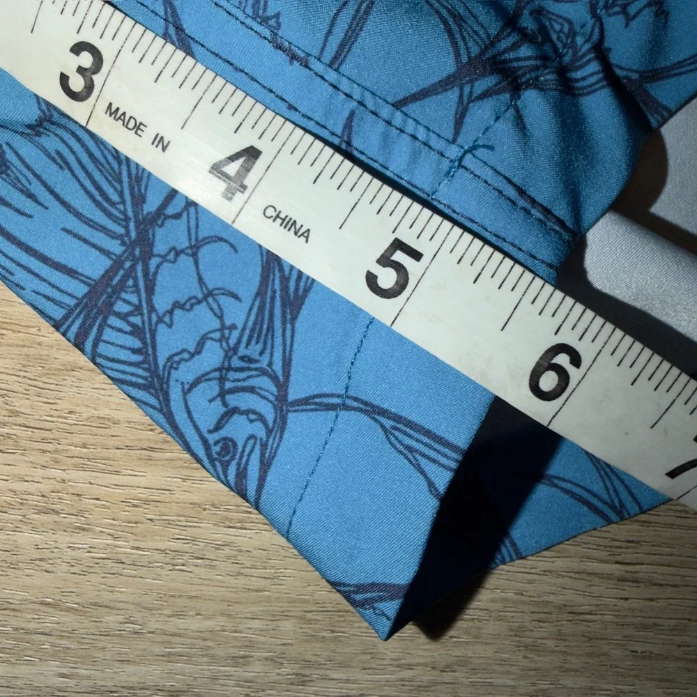 Huk Performance Fishing Shorts Mens XL Blue Marlin Print Stretch H2000089